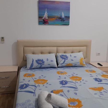 קסאמיל Guesthouse Xhimi מראה חיצוני תמונה