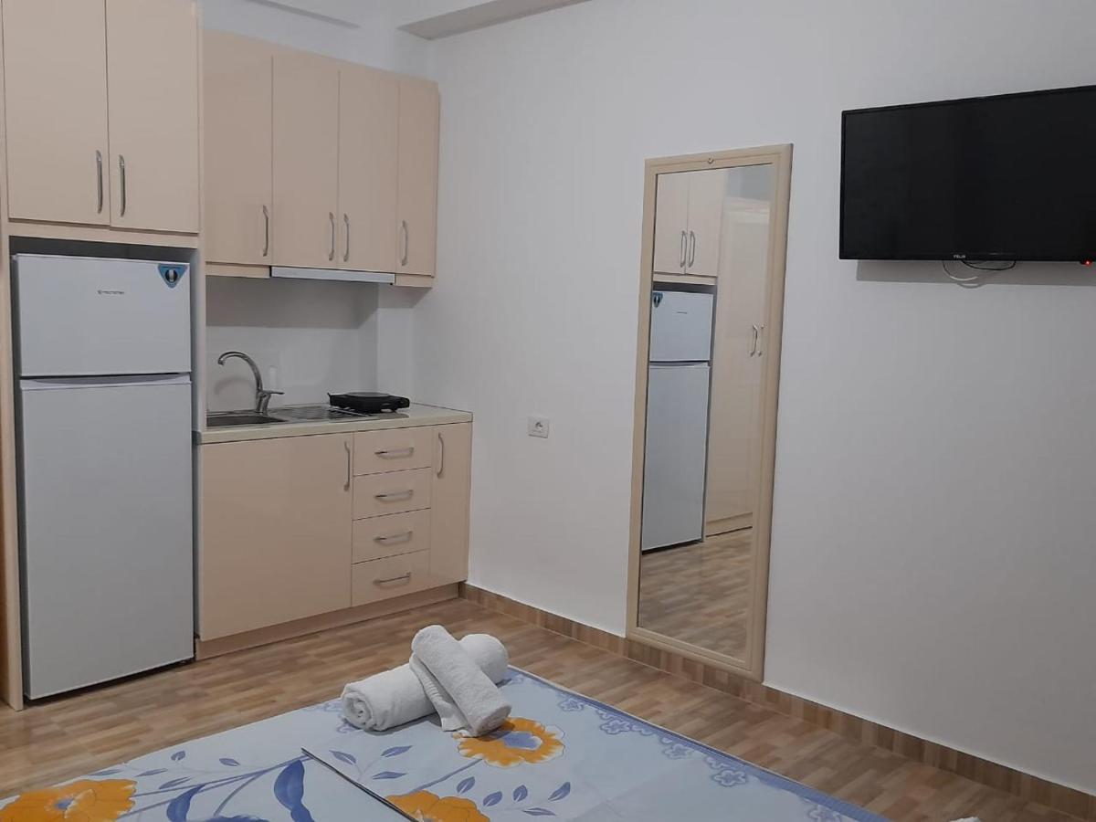 קסאמיל Guesthouse Xhimi מראה חיצוני תמונה