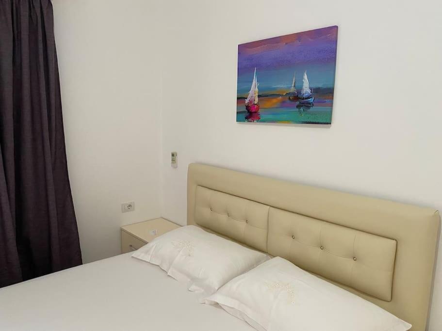 קסאמיל Guesthouse Xhimi מראה חיצוני תמונה