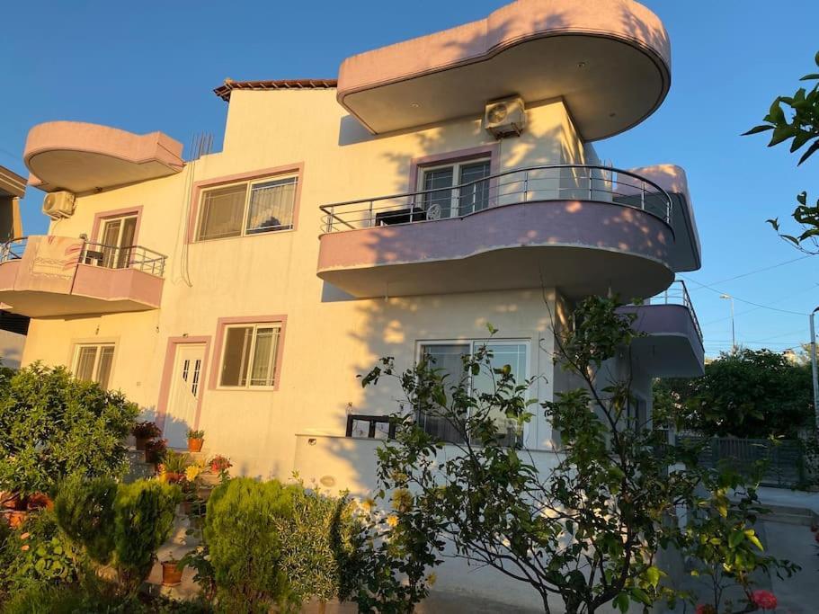 קסאמיל Guesthouse Xhimi מראה חיצוני תמונה