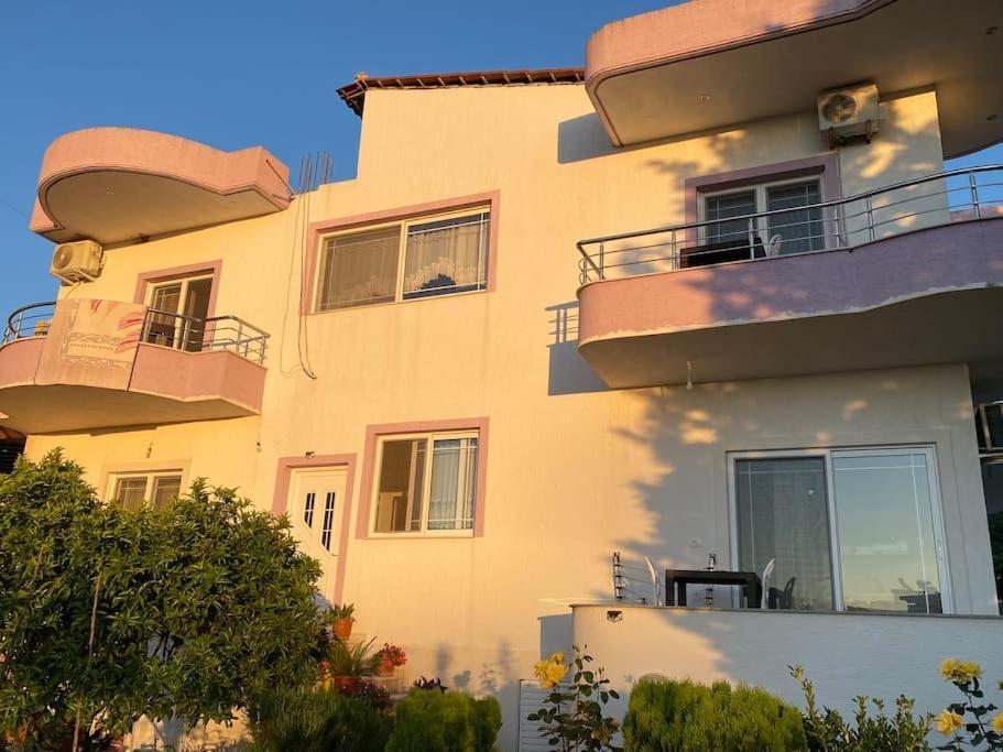 קסאמיל Guesthouse Xhimi מראה חיצוני תמונה