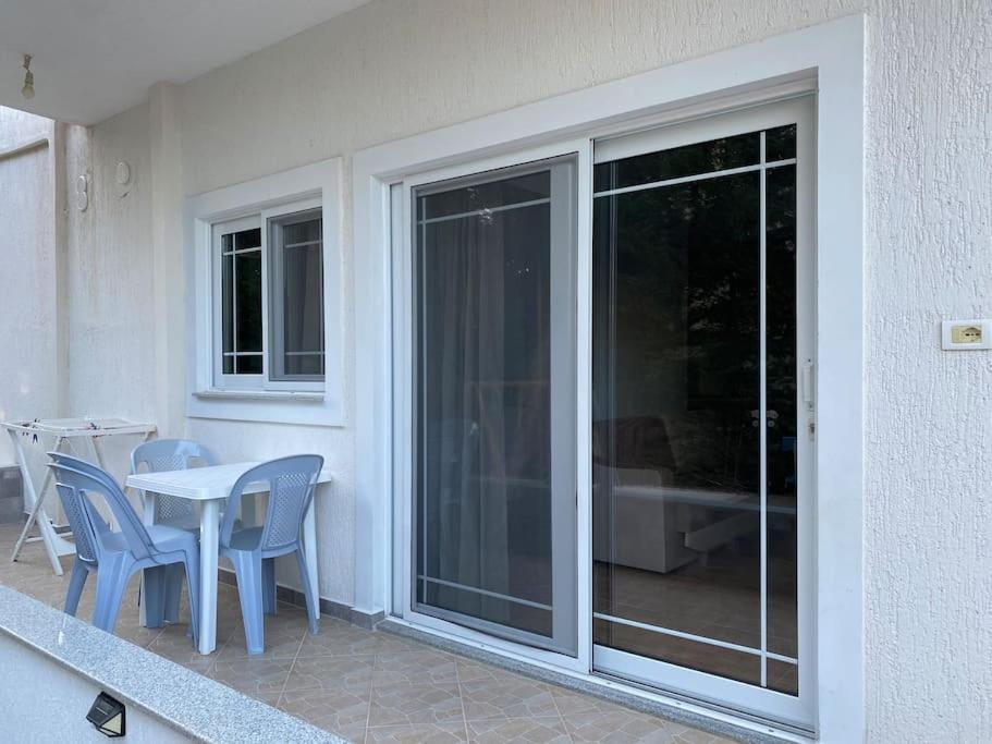 קסאמיל Guesthouse Xhimi מראה חיצוני תמונה