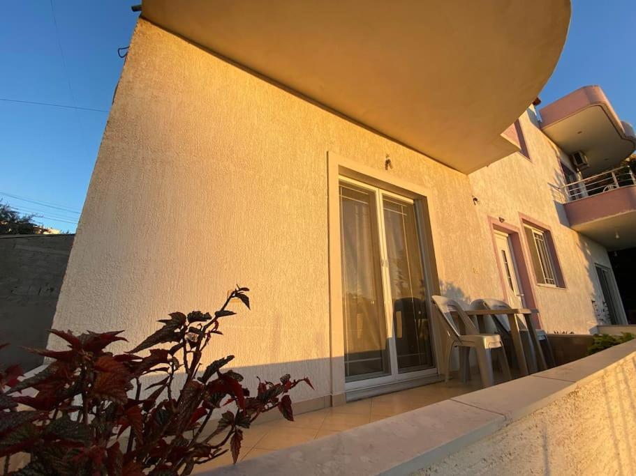קסאמיל Guesthouse Xhimi מראה חיצוני תמונה