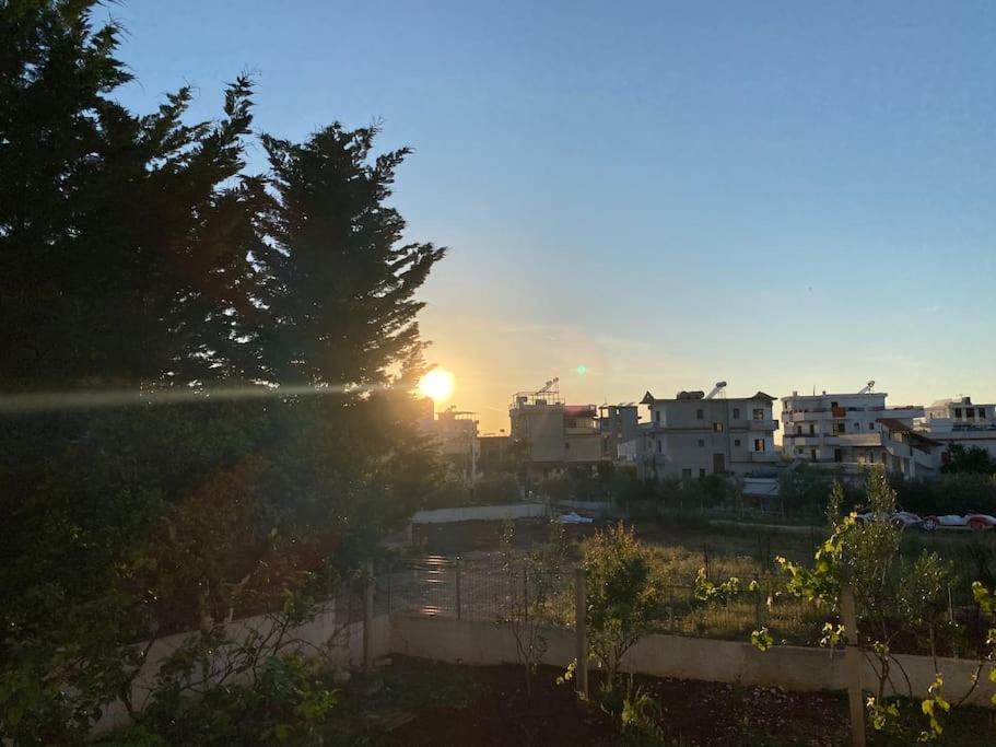 קסאמיל Guesthouse Xhimi מראה חיצוני תמונה