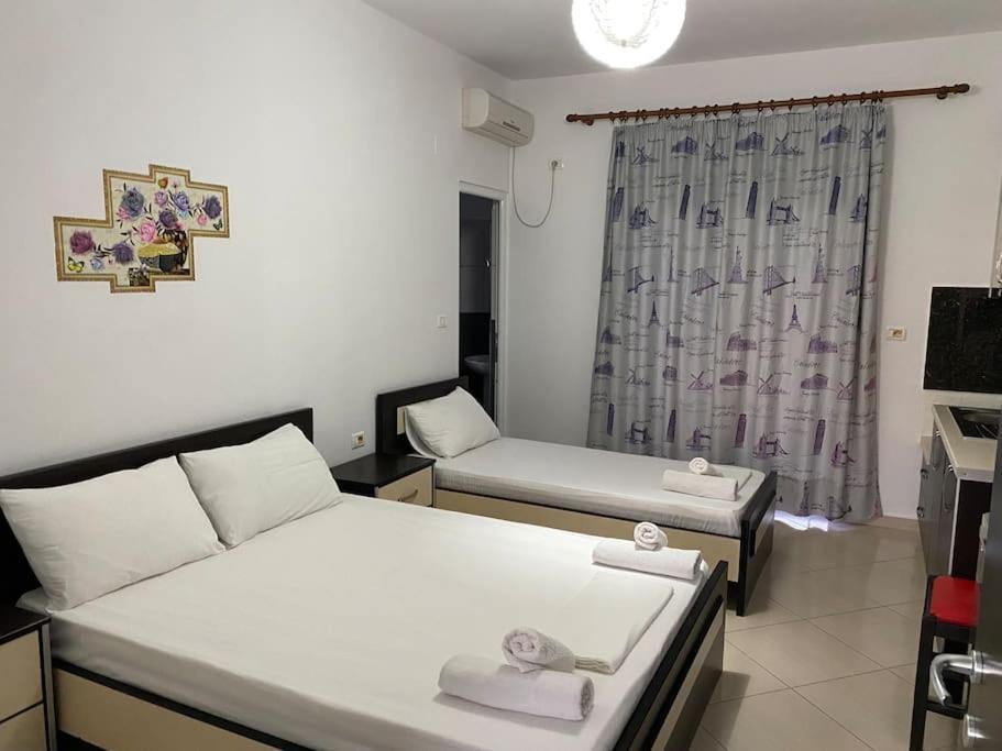 קסאמיל Guesthouse Xhimi מראה חיצוני תמונה
