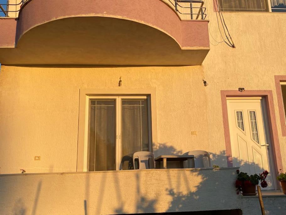 קסאמיל Guesthouse Xhimi מראה חיצוני תמונה