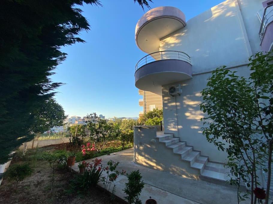 קסאמיל Guesthouse Xhimi מראה חיצוני תמונה