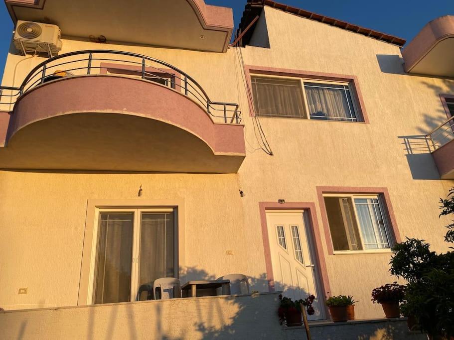 קסאמיל Guesthouse Xhimi מראה חיצוני תמונה